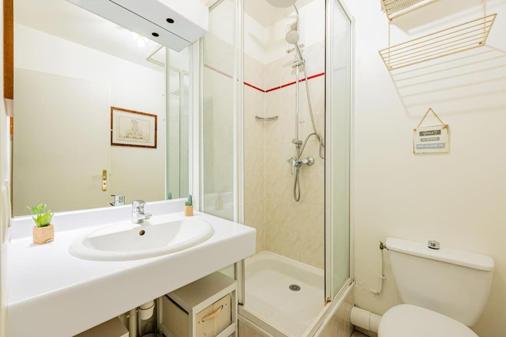 Grand Et Central, 8e Pres Elysee * Parijs