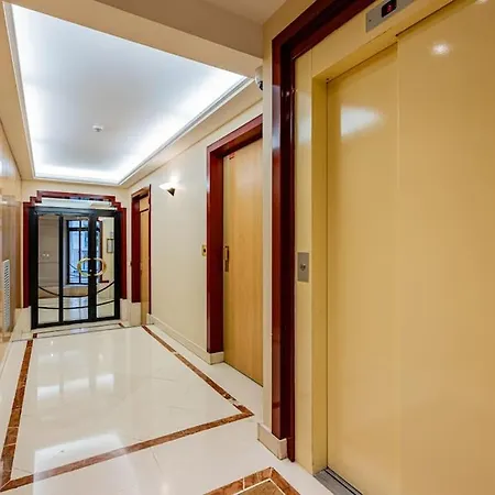 Grand Et Central, 8E Pres Elysee Paris Exterior photo